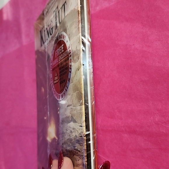 ITEM PHOTO. SHOW LISTING DETAILS PAGE. LISTING  KING  TUT SECRETS REVEALED. - Picture 3 of 4